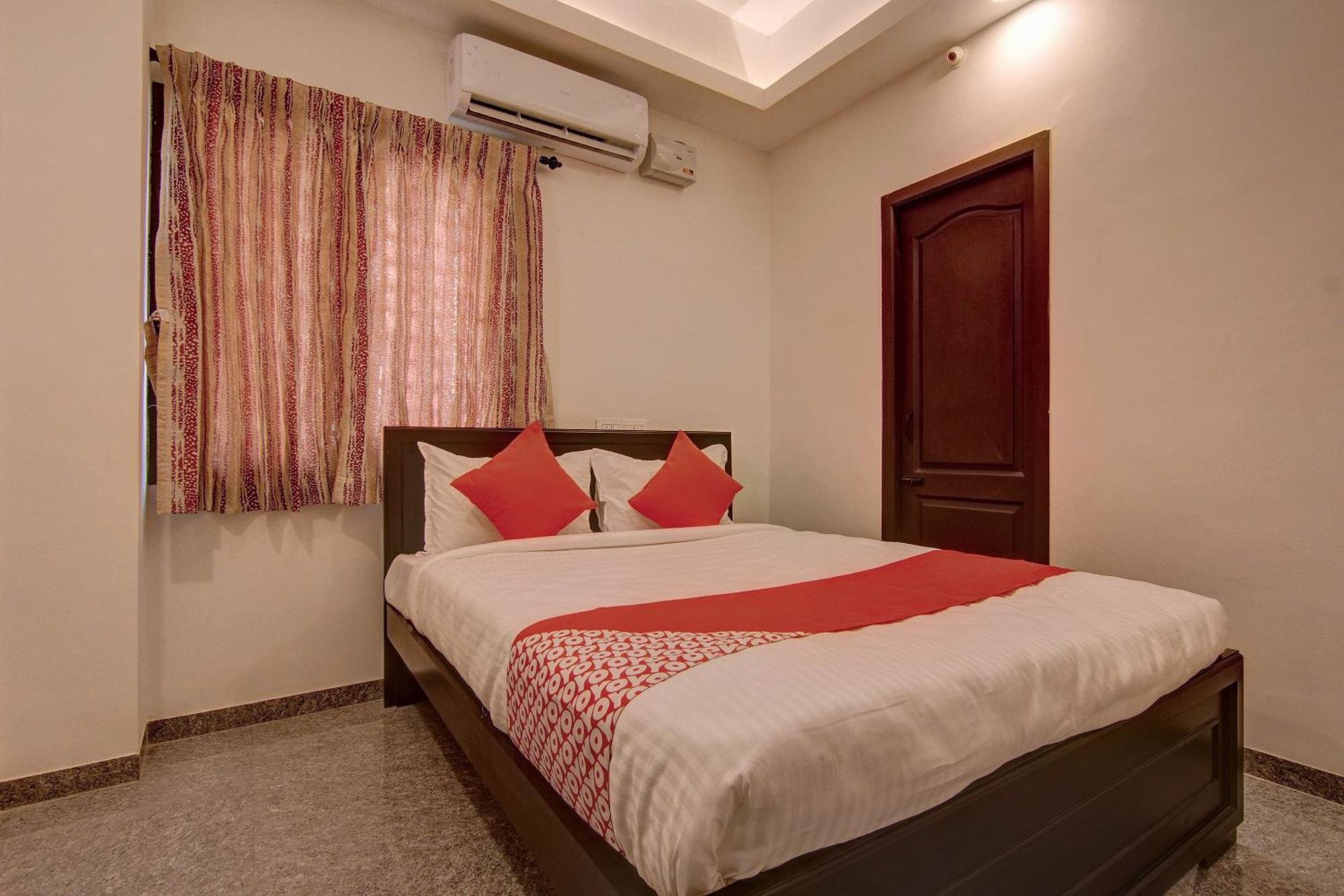 Hotel O Blue Moon Singānallūr Esterno foto