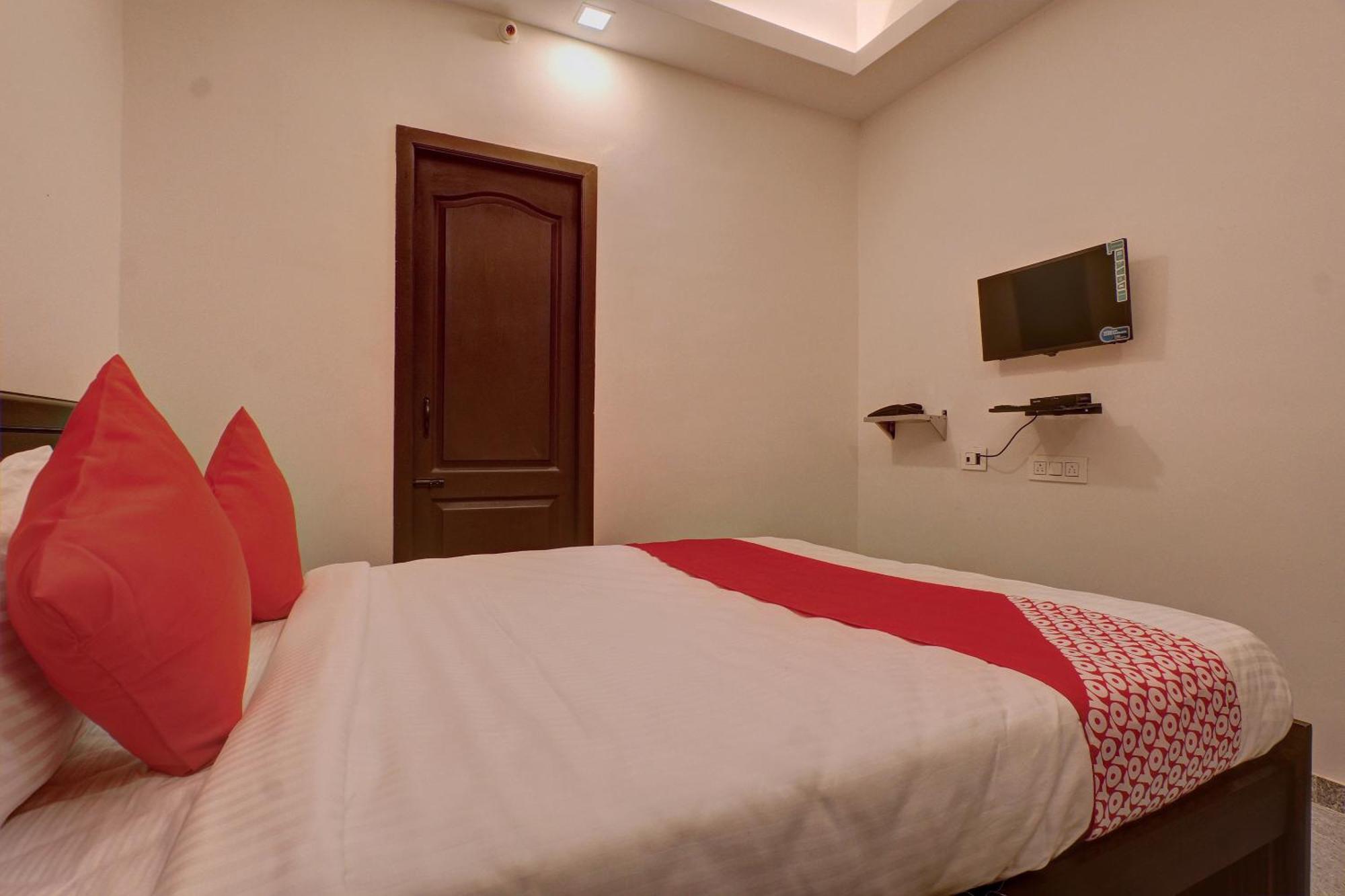 Hotel O Blue Moon Singānallūr Esterno foto